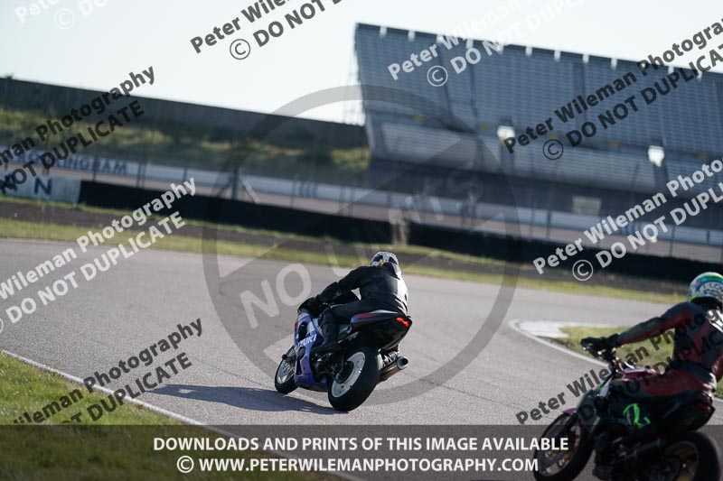 Rockingham no limits trackday;enduro digital images;event digital images;eventdigitalimages;no limits trackdays;peter wileman photography;racing digital images;rockingham raceway northamptonshire;rockingham trackday photographs;trackday digital images;trackday photos